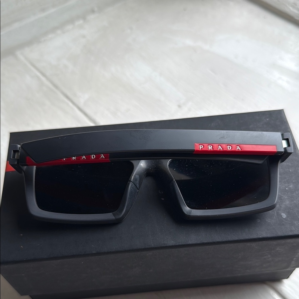 Prada Black Sunglasses - Picture 5 of 10